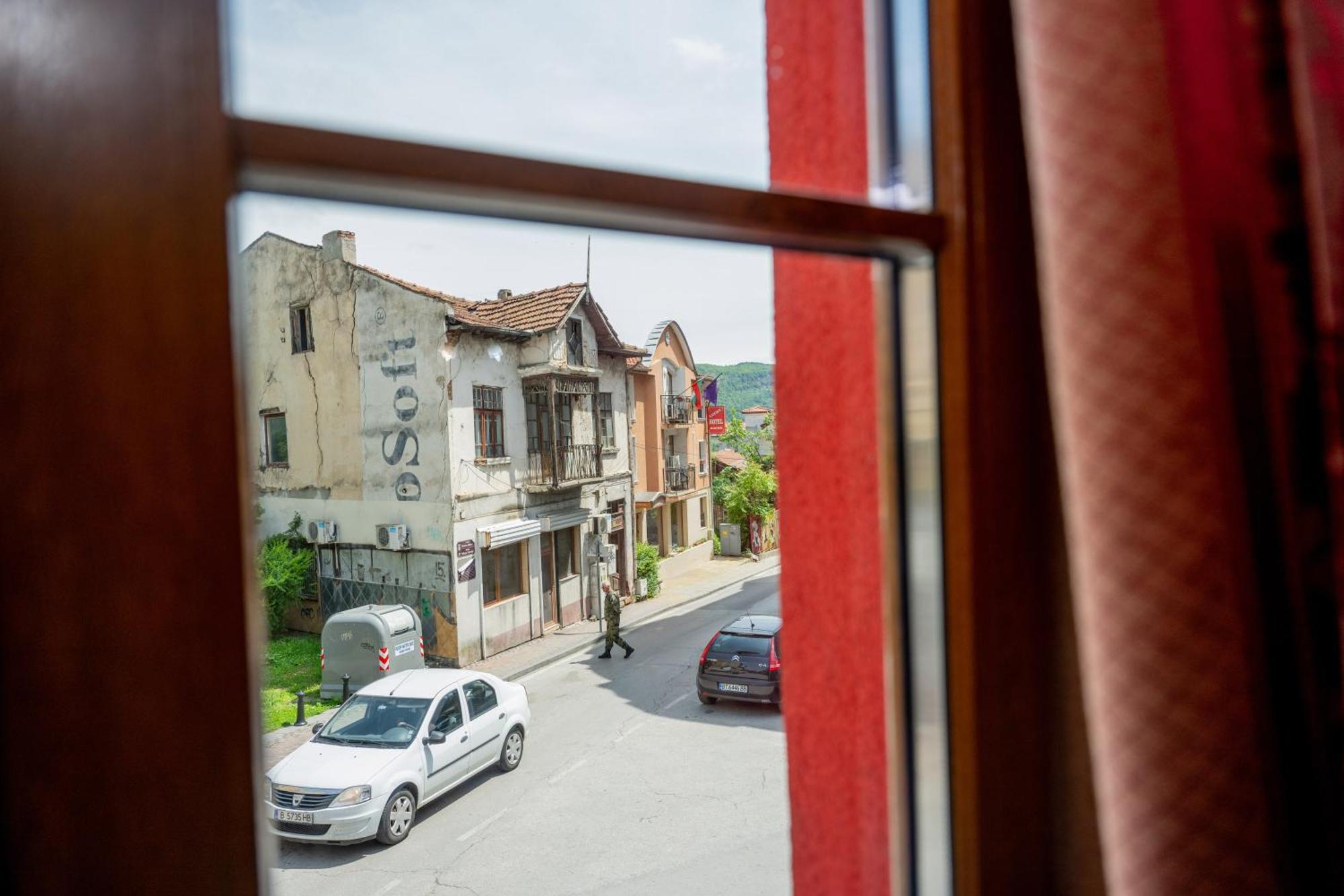 Lucky Hotel Veliko Tărnovo Exterior foto