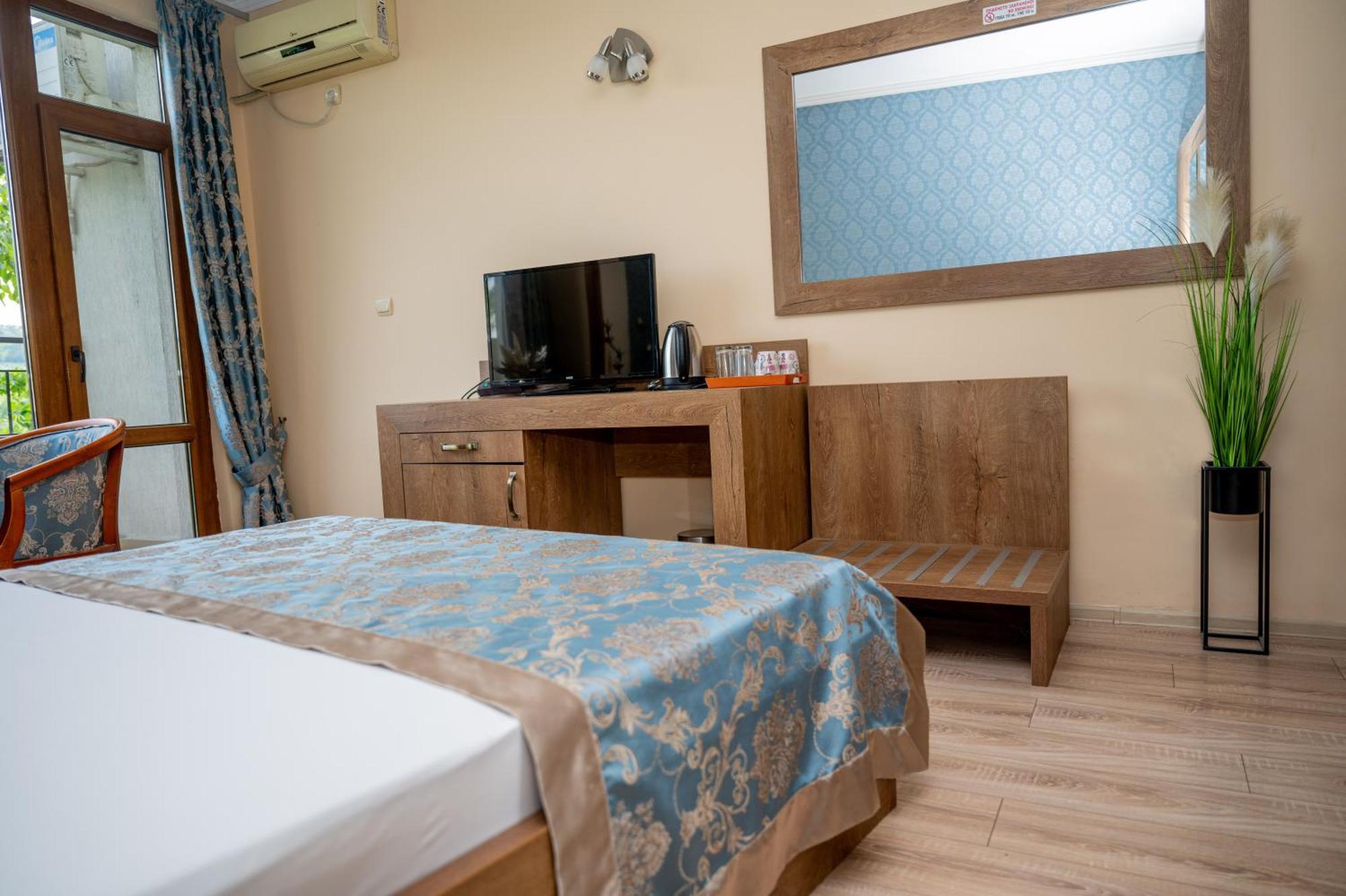 Lucky Hotel Veliko Tărnovo Exterior foto