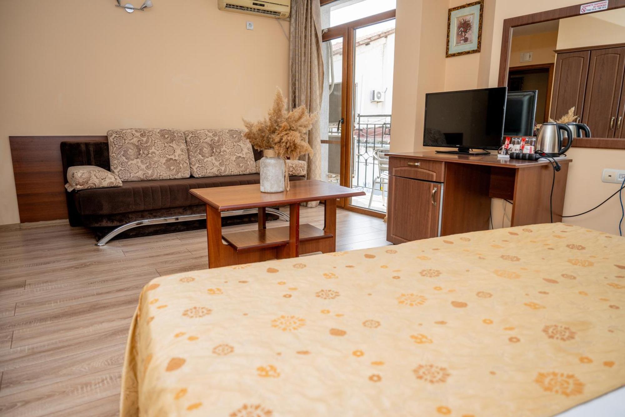 Lucky Hotel Veliko Tărnovo Exterior foto