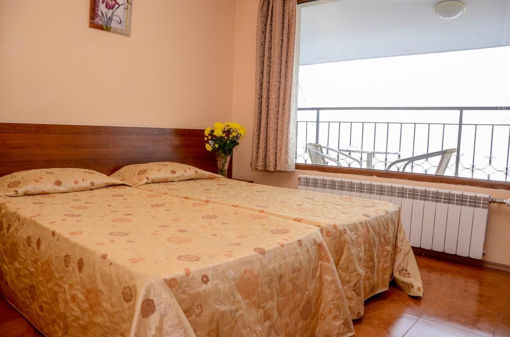 Lucky Hotel Veliko Tărnovo Exterior foto